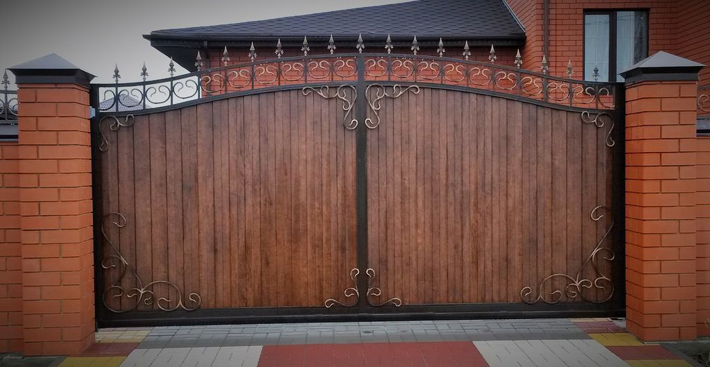 Купить простые ворота для дома: советы по выбору, установке и уходу в Усть-Илимске от 33399 руб | ВоротМастер-Сть